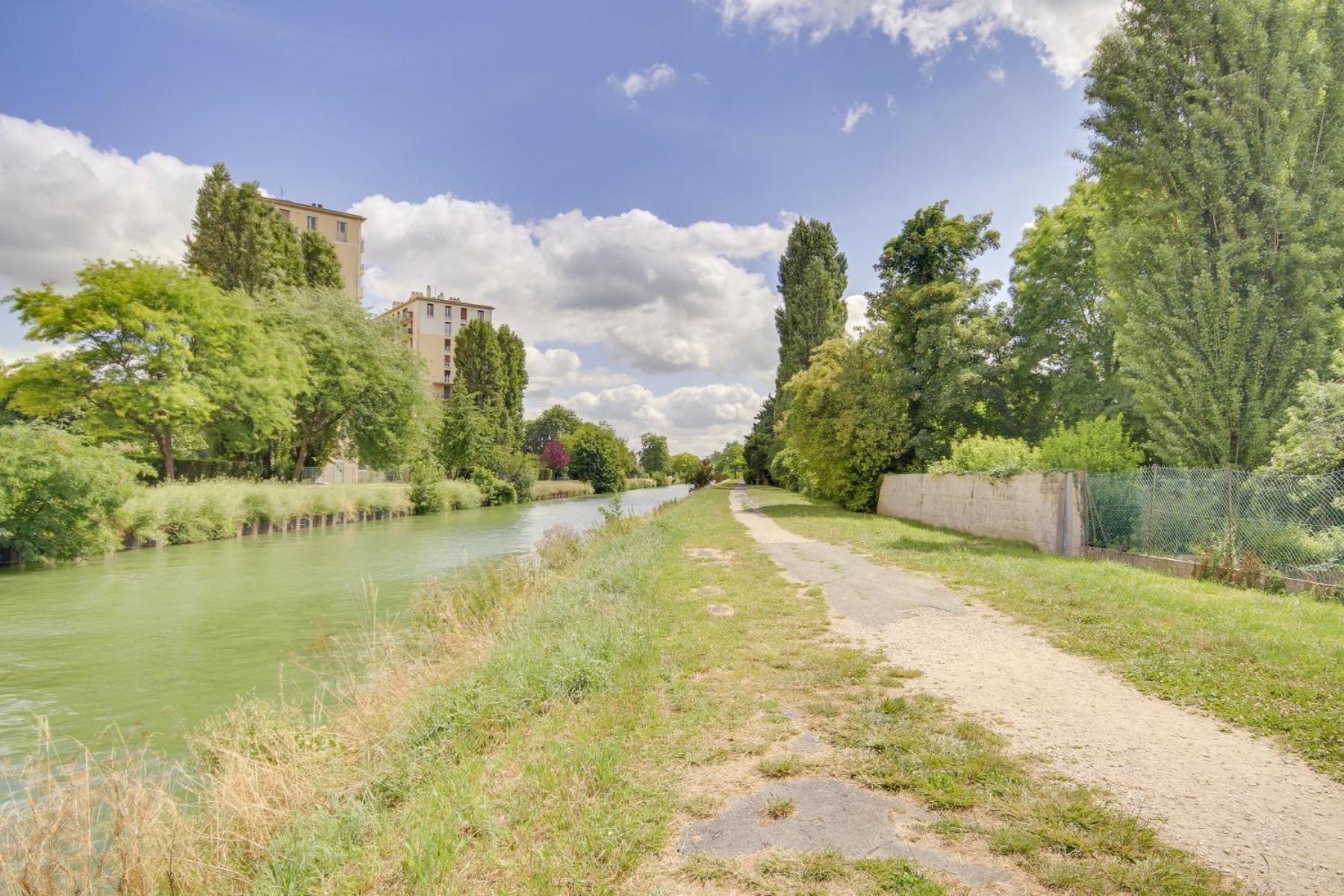 Studio Au Bord Du Canal Chelles  Exterior photo